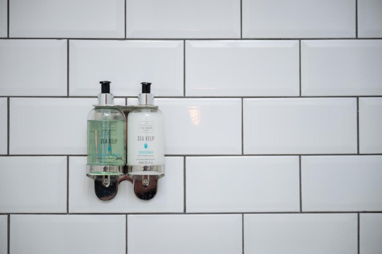 Rockingham Arms By Greene King Inns Wentworth  エクステリア 写真