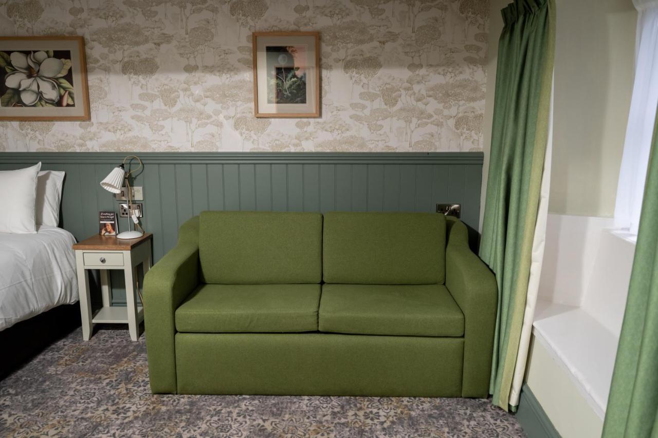 Rockingham Arms By Greene King Inns Wentworth  エクステリア 写真