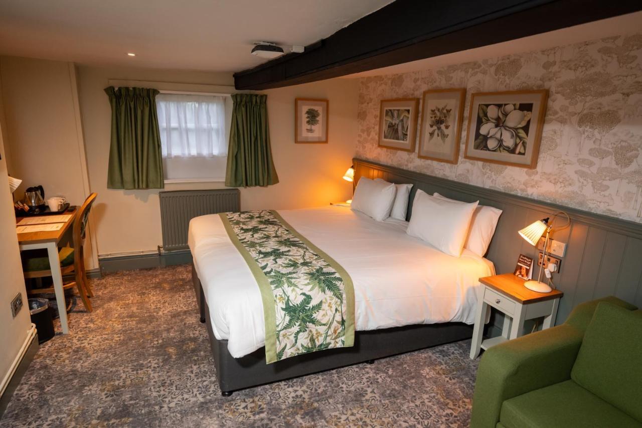 Rockingham Arms By Greene King Inns Wentworth  エクステリア 写真