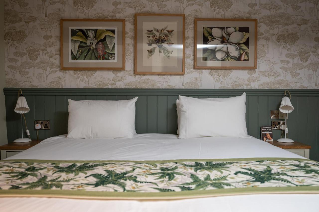 Rockingham Arms By Greene King Inns Wentworth  エクステリア 写真
