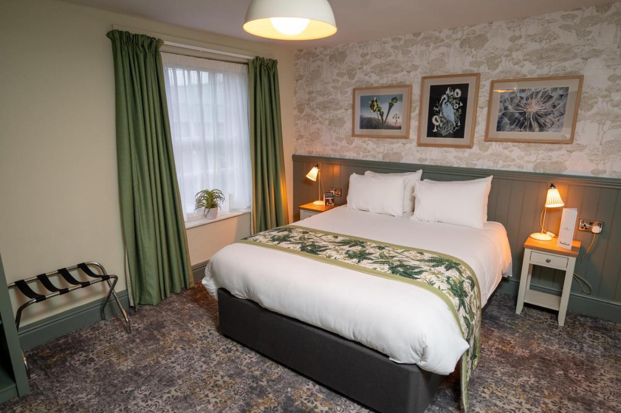 Rockingham Arms By Greene King Inns Wentworth  エクステリア 写真