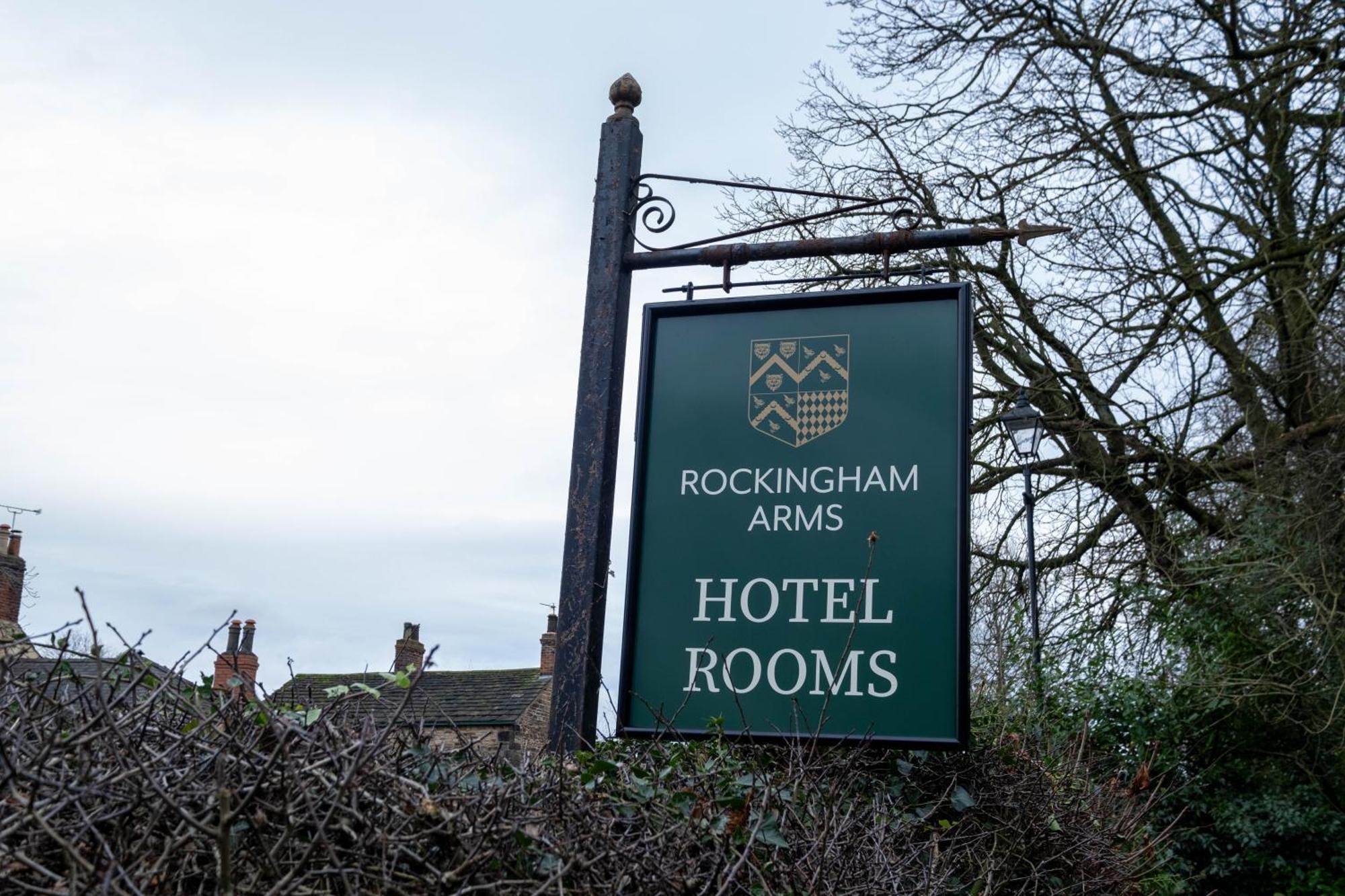 Rockingham Arms By Greene King Inns Wentworth  エクステリア 写真