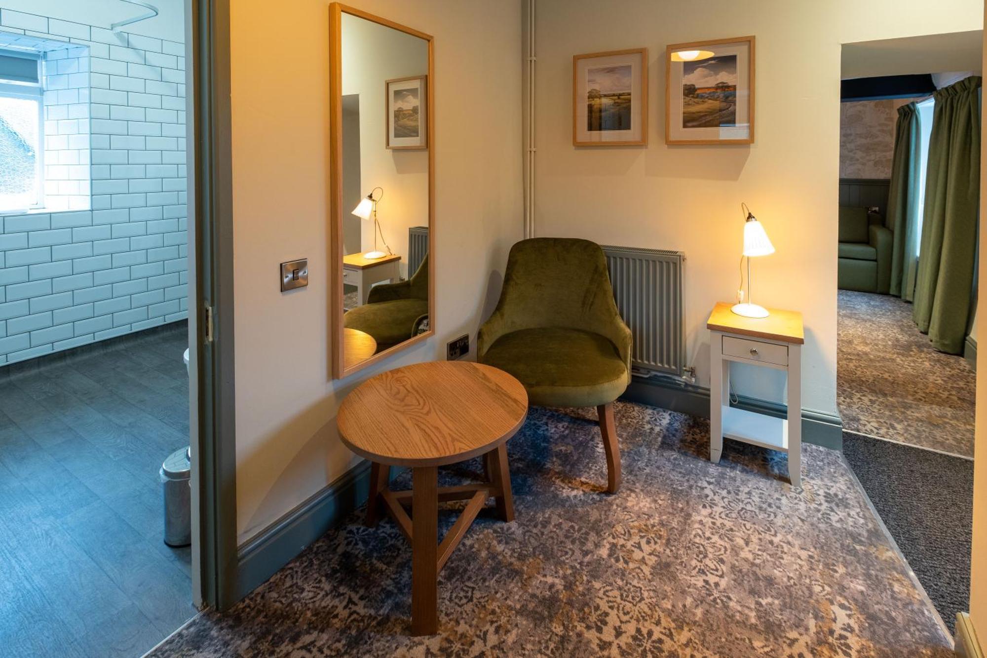 Rockingham Arms By Greene King Inns Wentworth  エクステリア 写真