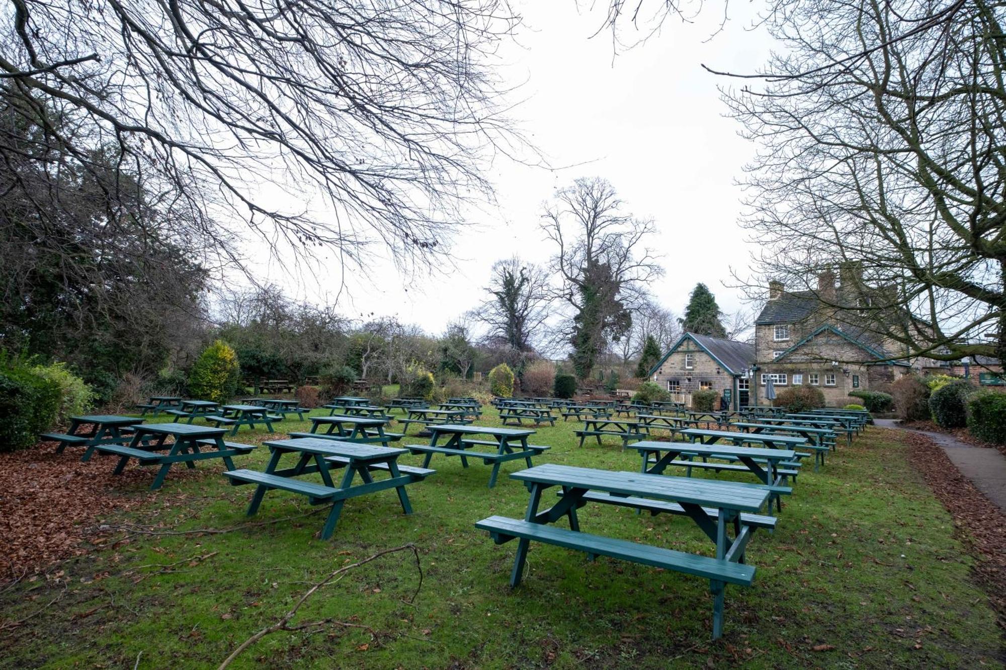 Rockingham Arms By Greene King Inns Wentworth  エクステリア 写真